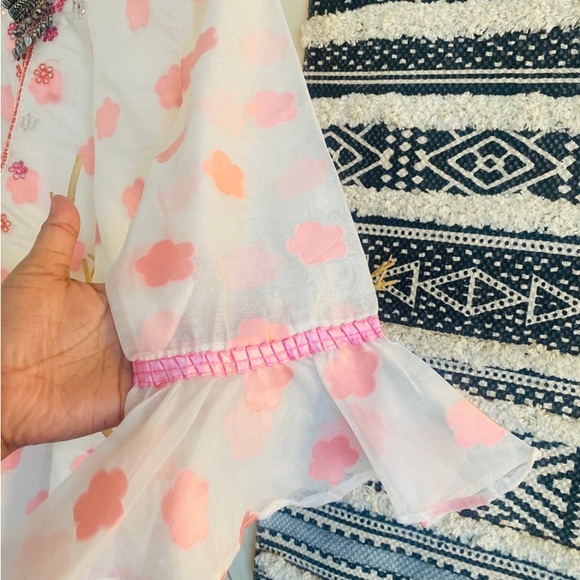 Ordered and it is too small but window of return has closed. Trying to recover $ - Picture 10 of 10